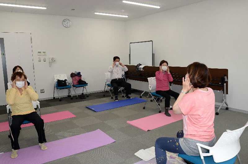 保坂先生・ヨガ・水彩画